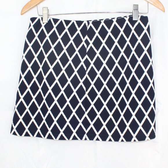 Forever 21 Navy Dark Blue and White Diamond Pattern Plaid Skirt with Pockets - Picture 4 of 4